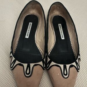 Manolo Blahnik Beige and Black Flats
